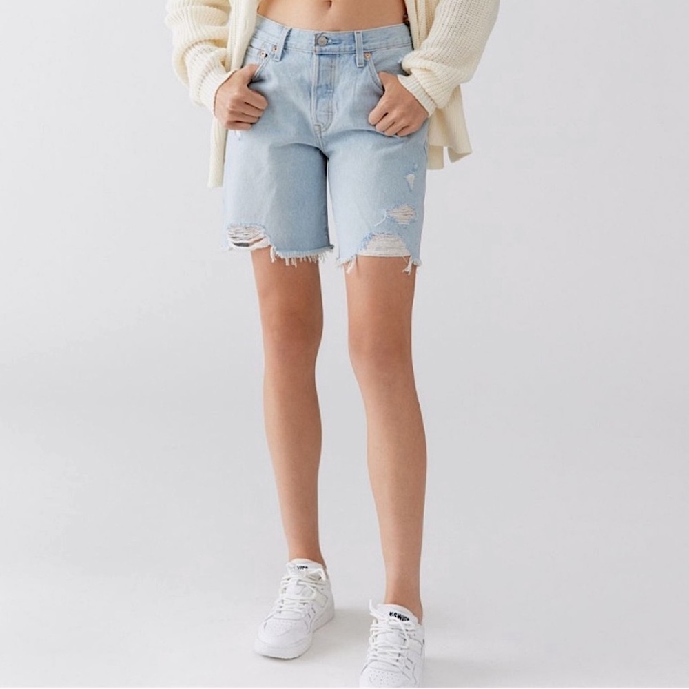 NWOT Levi’s 501 Mid Thigh Shorts - Picture 4 of 14